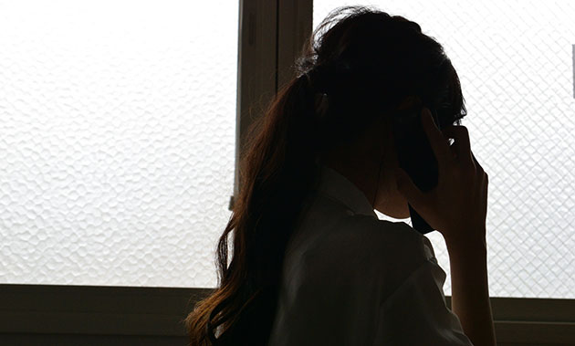 不貞行為を会社に報告する